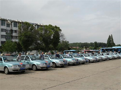 興化市成立高考愛心車隊，助力學(xué)子圓夢高考